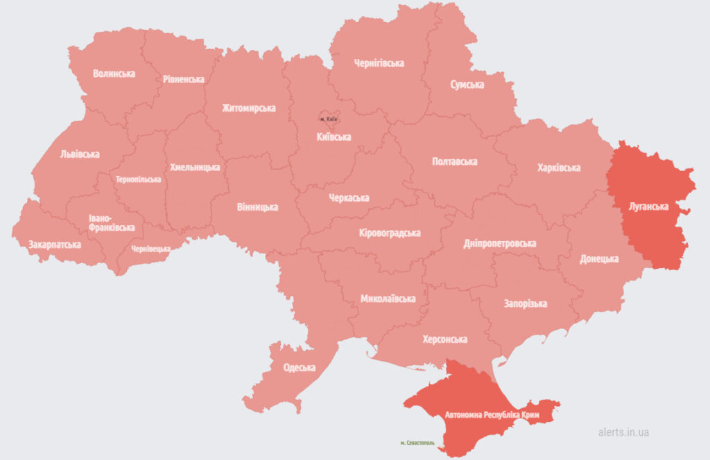По всій Україні повітряна тривога: у Білорусі підняли винищувачі