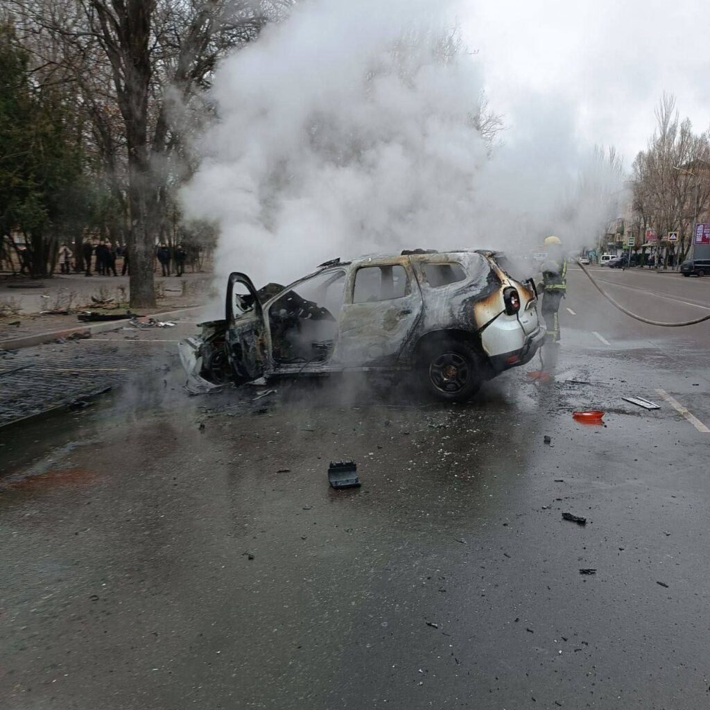 Вибух автомобіля в Мелітополі: поліцейському-колаборанту відірвало ногу