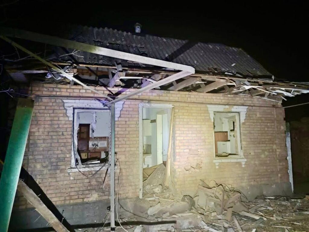 Військові РФ атакували Дніпропетровщину дронами, артилерією та “Градами”