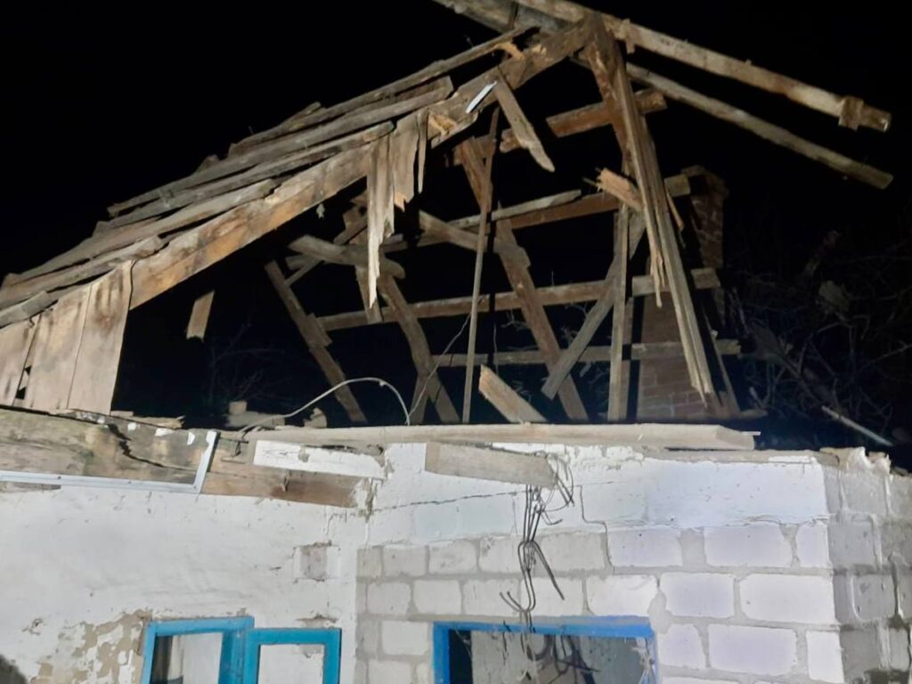 Росіяни обстріляли Нікопольщину: пошкоджені десяток будинків, газопроводи та лінія електропередач