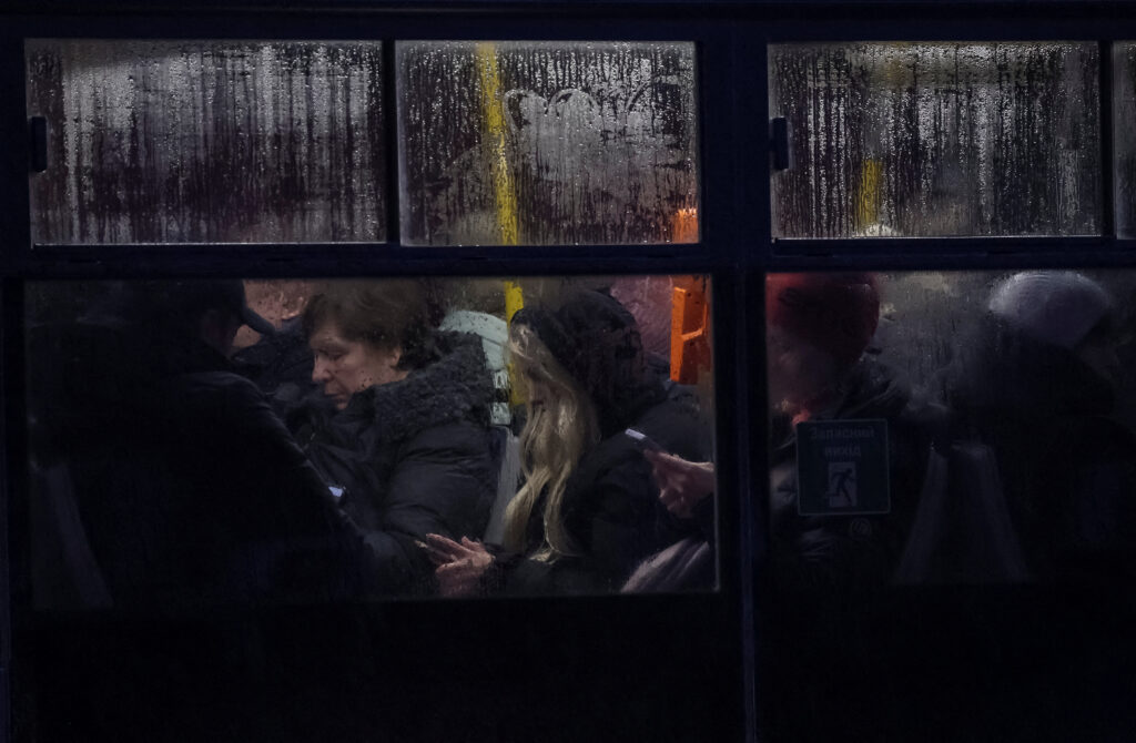 КМИС: оптимистов пока больше, но растет доля тех, кто считает, что дела в Украине двигаются в неправильном направлении