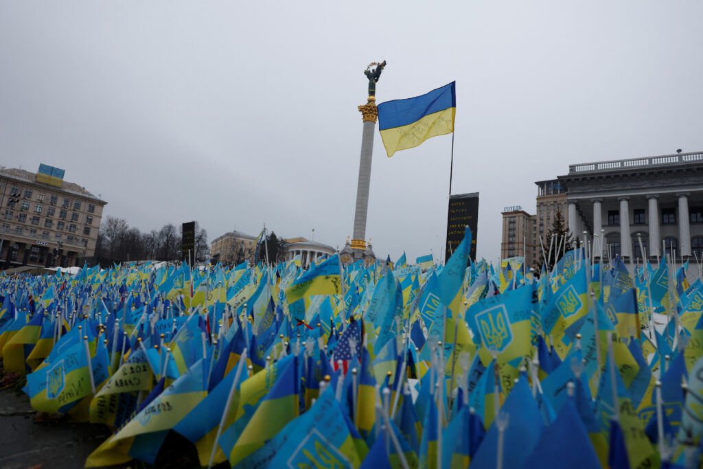 Суд Берлина разрешил украинские флаги 8 и 9 мая, но российские остались под запретом