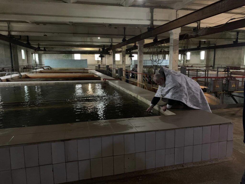 Водопровідну воду для мешканців Рівного освятив священник Московського патріархату
