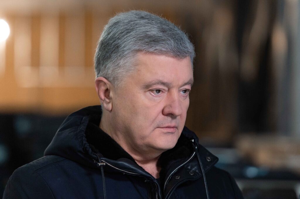 Порошенко в ефірі французького телеканалу запропонував залучити представників Airbus до розслідування катастрофи у Броварах
