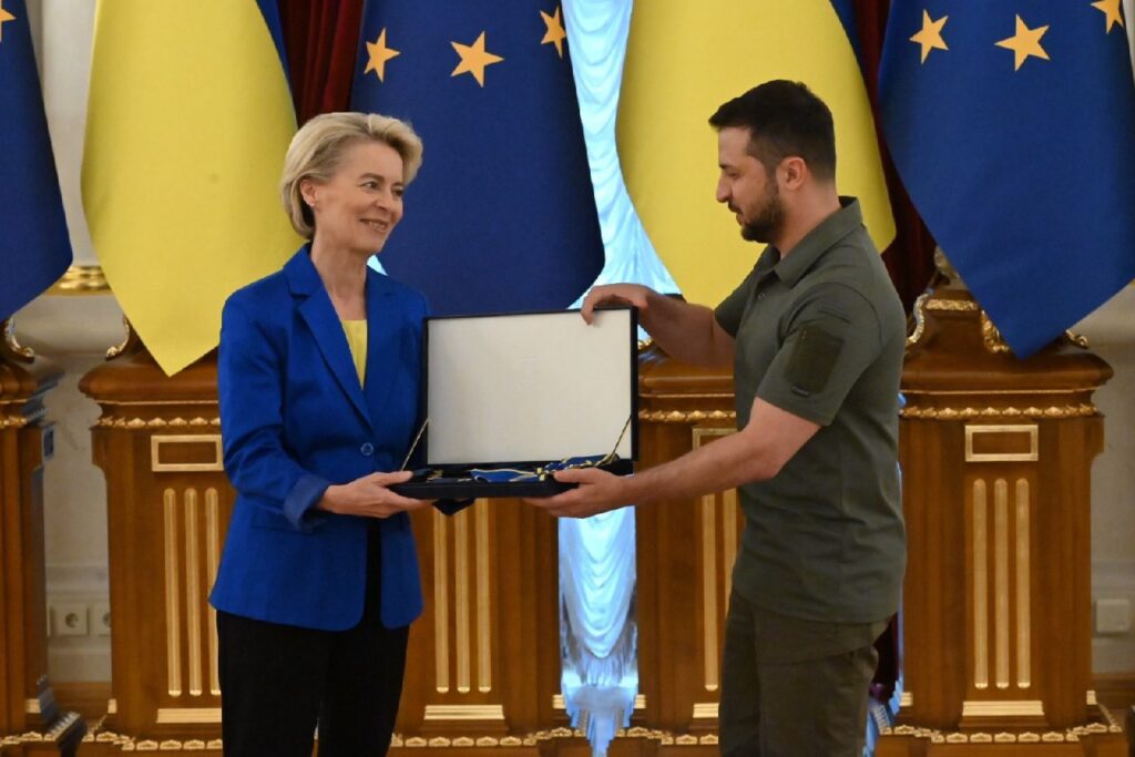 Зеленський та очільниця Єврокомісії Урсула фон дер Ляєн провели першу в 2023 році телефонну розмову