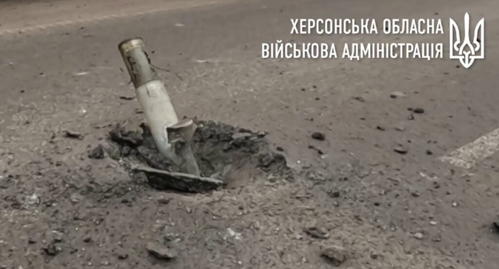 Російські окупанти обстріляли об’єкт критичної інфраструктури на Херсонщині: поранені троє людей