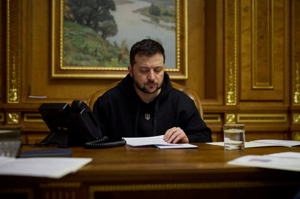 Зеленський підписав три укази про нові санкції проти росіян
