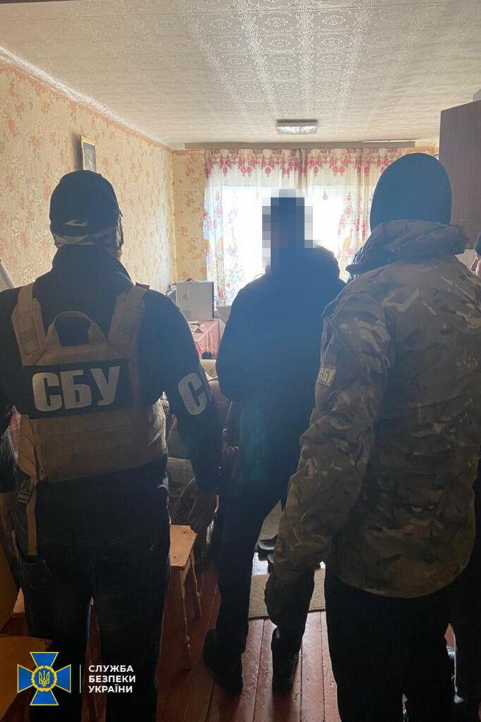 Намагався виявити штаби управління і склади ЗСУ: СБУ затримала на Київщині агента ФСБ