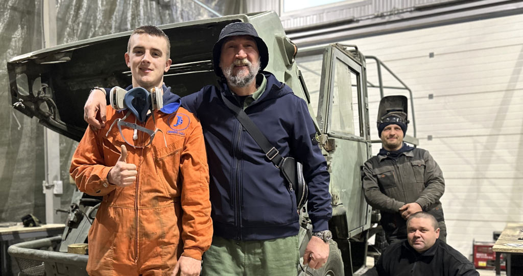 Допомога на пів мільйона доларів: харківські волонтери передали амуніцію бійцям ЗСУ на сході України