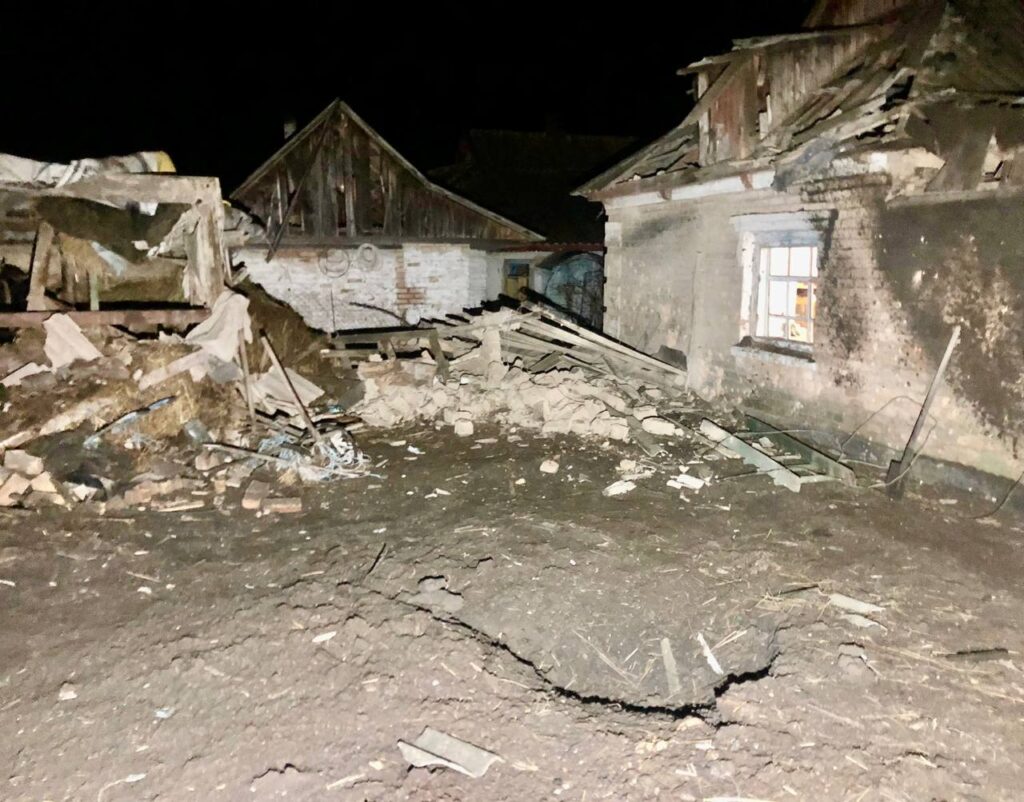 Били з “Градів” та важкої артилерії: військові РФ обстріляли дві громади Дніпропетровщини
