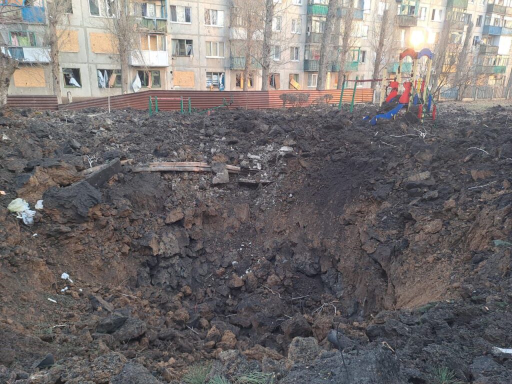 Росіяни масовано обстріляли 20 населених пунктів Донеччини, четверо людей загинуло, ще троє зазнали поранень