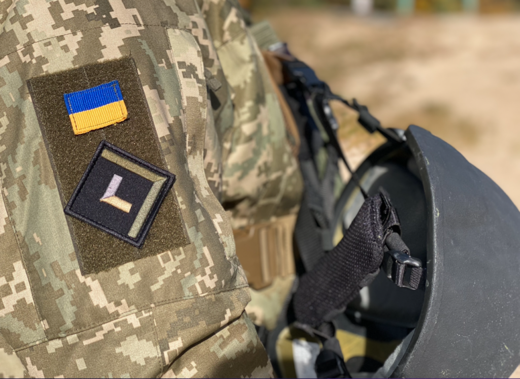 Окупанти під Кремінною переодягаються у форму ЗСУ – ЦНС