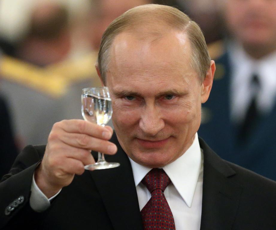 За роки при владі Путін заробив мільярди лише на горілці, названій на його честь – розслідування