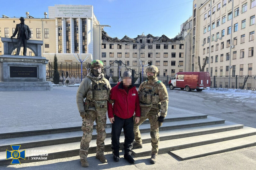 По гарячих слідах: СБУ затримала агента РФ, який коректував ракетні удари по Харкову