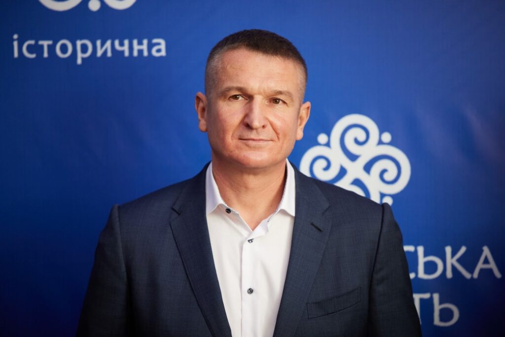 Вкрав позашляховик, який отримав “для службових цілей”: ексголові Херсонської ОВА Лагуті повідомлено про підозру