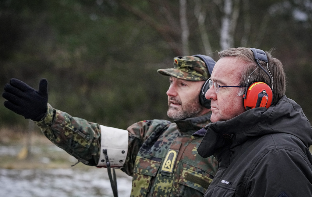 Ми не можемо йти ва-банк: міністр оборони Німеччини закликав союзників посилити допомогу Україні