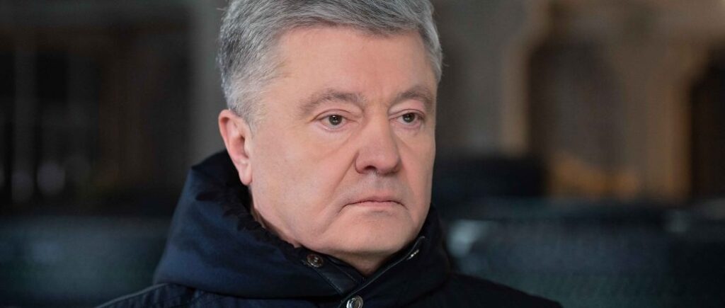 Порошенко вимагає повернути доплати військовим: дороги збудуємо після перемоги