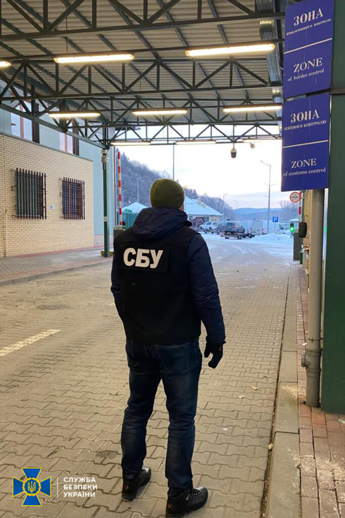 “Вимивали” з держбюджету до 10 мільярдів на місяць: ДБР та СБУ проводять масштабні обшуки по всій вертикалі митниці