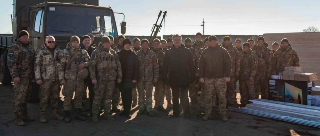 Техника на 2 миллиарда гривен и проекты, которые удивят врага : у Порошенко отчитались о помощи ВСУ