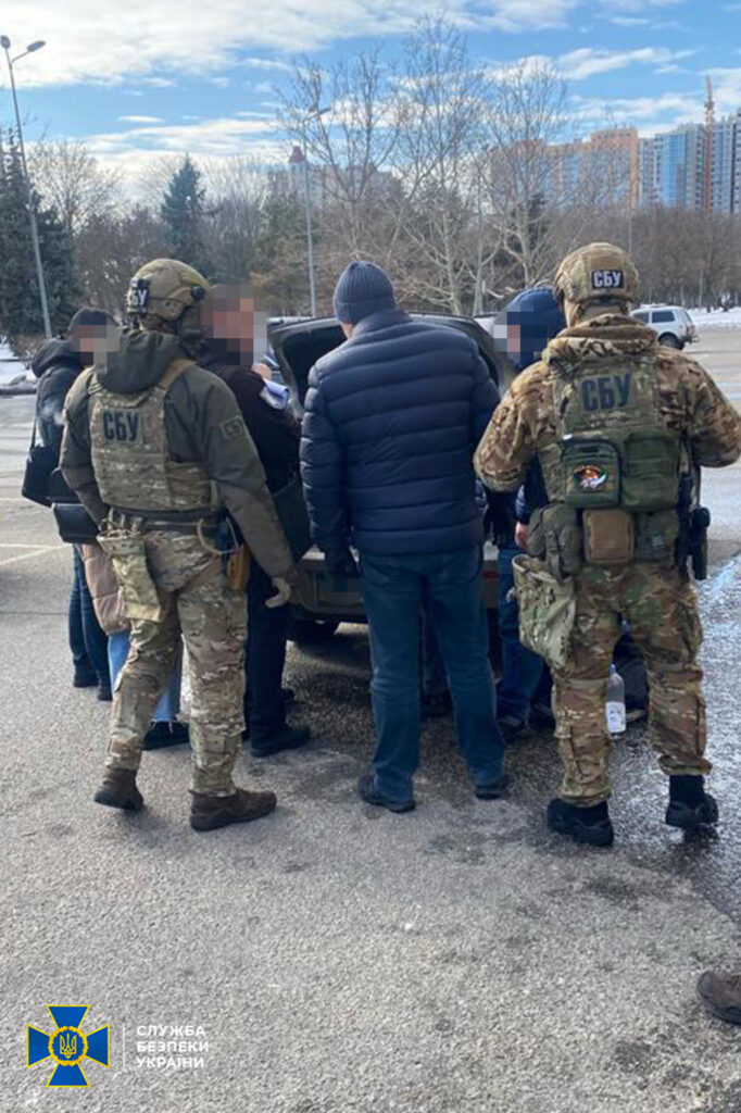 СБУ затримала посадовця Одеської ОВА під час отримання хабаря за надання земельних ділянок