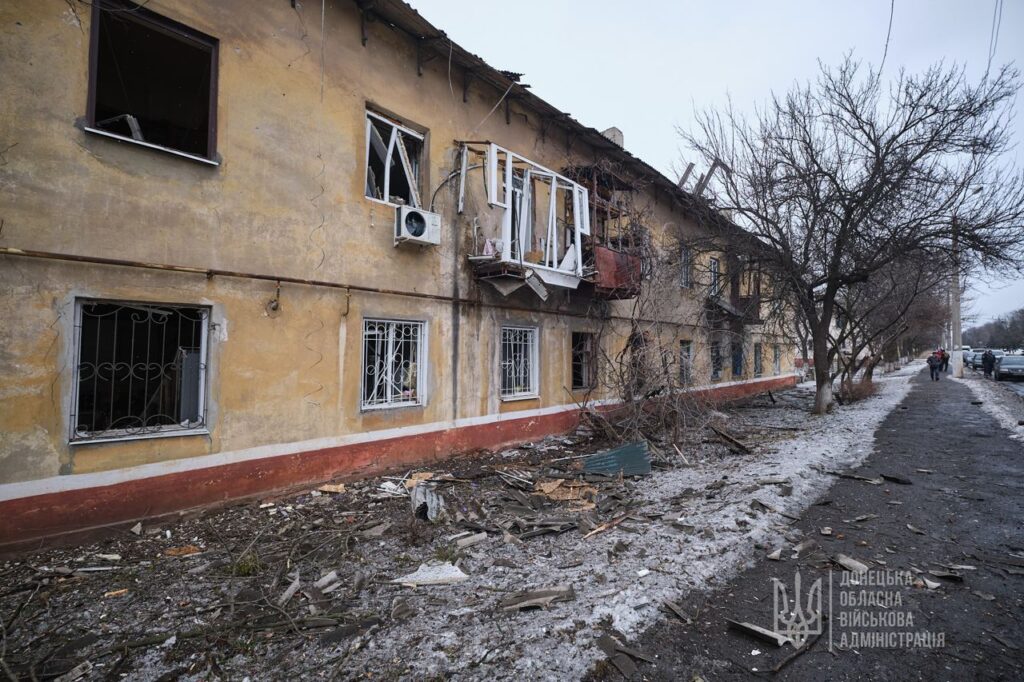 Росіяни вчергове обстріляли Краматорськ: під ударом – житлова забудова, школа та дитяча поліклініка