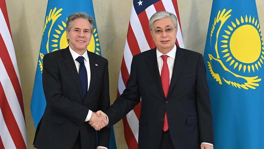 Блінкен зустрівся з Токаєвим у Казахстані: президент подякував США за підтримку суверенітету