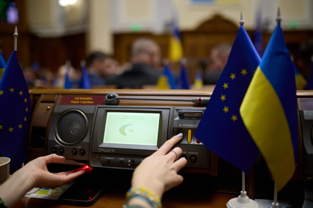 Понад 40 нардепів чинного скликання отримали підозри від НАБУ та САП