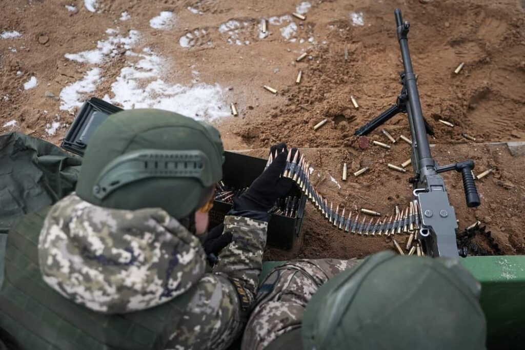 Росіяни безуспішно атакують біля Бахмута, Авдіївки, Мар’їнки та Вугледара – Генштаб