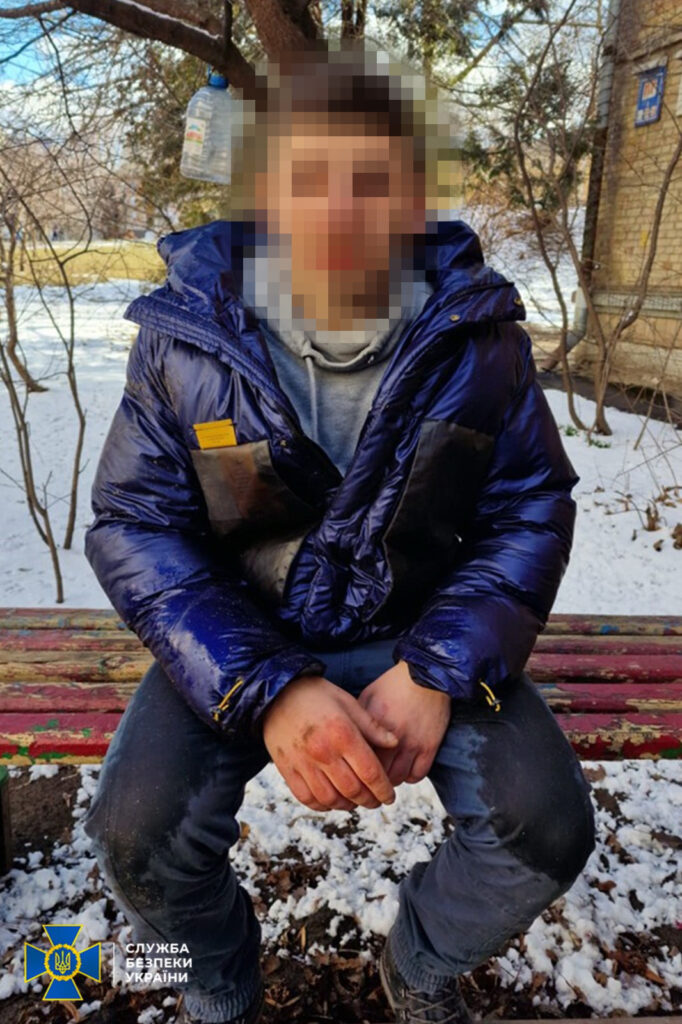 Шпигували за військовими частинами Києва: СБУ знешкодила трьох агентів російської ФСБ