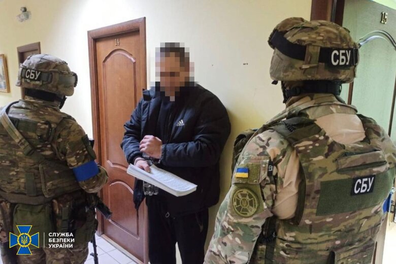 Распространял информацию о расположении ВСУ и критической инфраструктуре: в Одессе задержан российский коллаборант