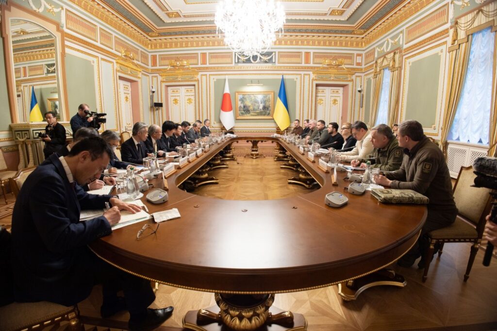 Що залишилося за кулісами візиту Прем’єр-міністра Японії в Україну