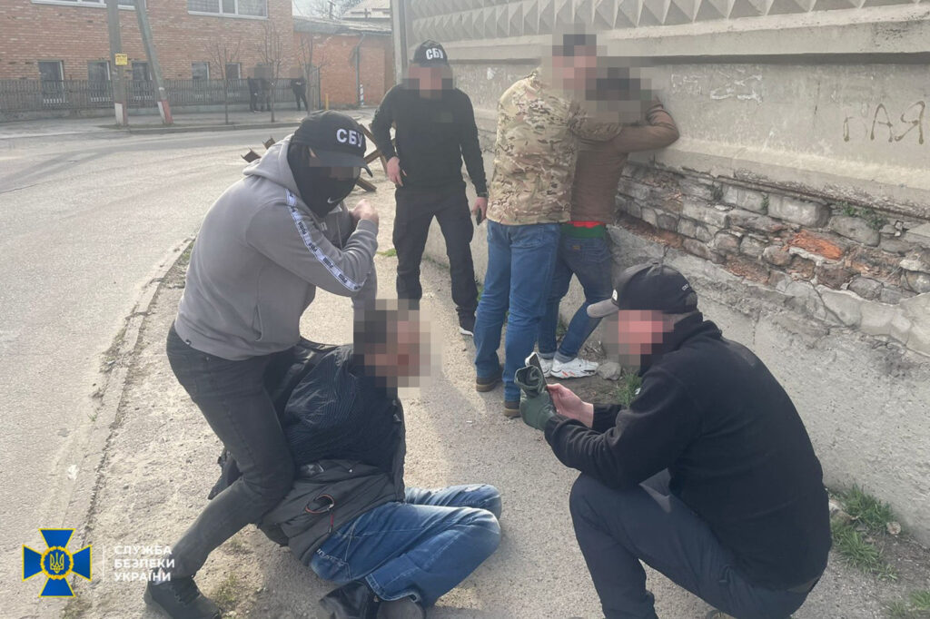 СБУ знешкодила двох агентів російської ФСБ — один з них інженер-конструктор “Мотор Січі”