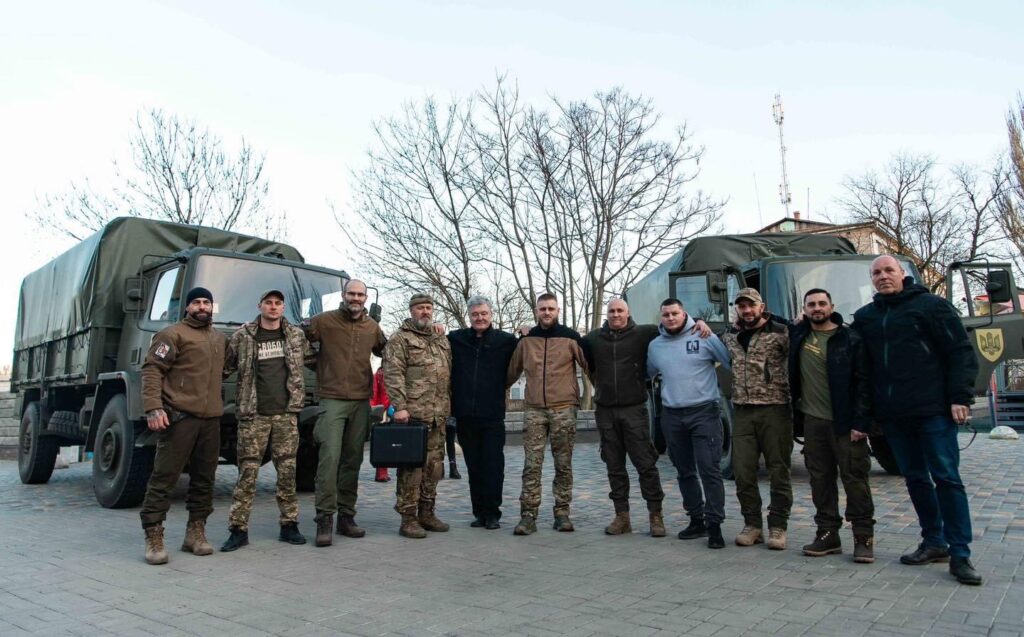 Скоро побачите результат: Порошенко привіз Підлісному в Херсон техніку для розвідки