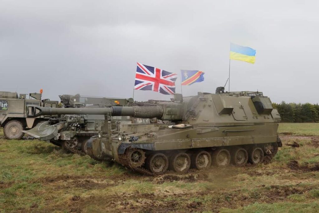 У Великій Британії завершується навчання українських військових на САУ АS90