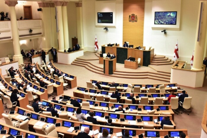 Парламент Грузії відхилив скандальний законопроєкт про “іноагентів”