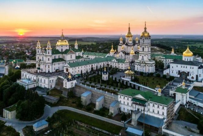 УПЦ МП виселяють з Почаївської лаври: проти ченців порушать кримінальну справу – міністр культури