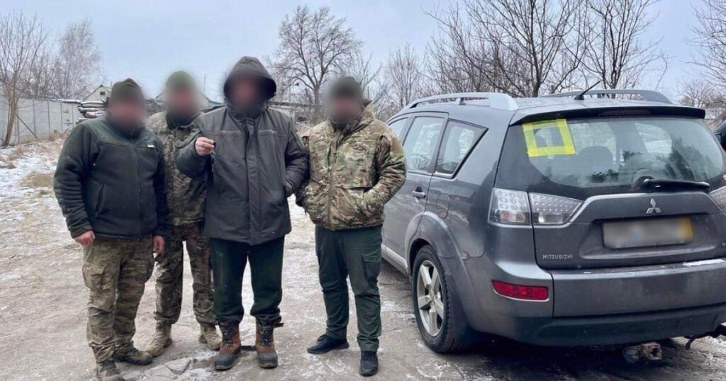 Авто от благотворителей спасло 28 раненых на фронте