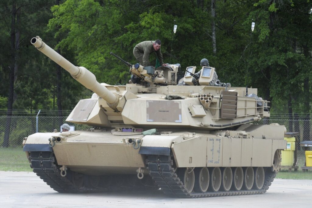 Австралія може передати Україні списані танки Abrams