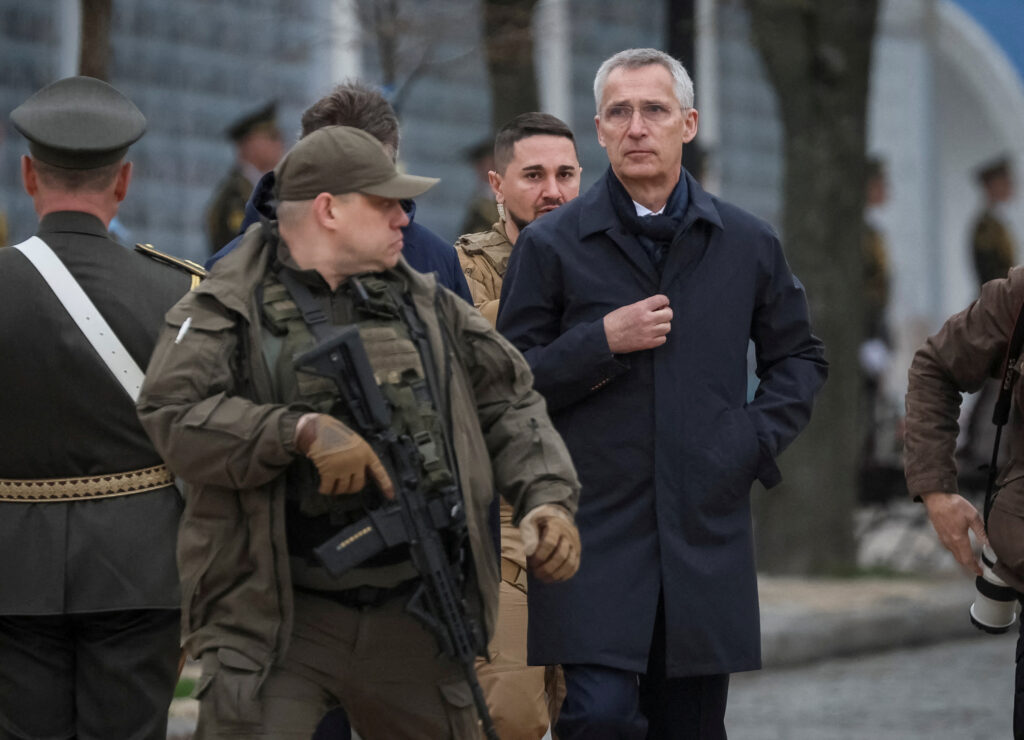 Війна Росії проти України буде “тривалою” – Столтенберг