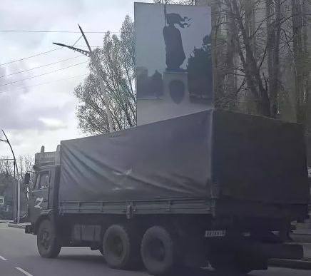 Оккупанты перебрасывают из Крыма в Запорожье военных и защитные сооружения — городской голова Мелитополя