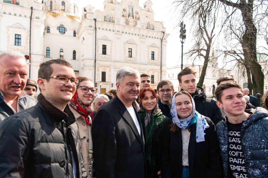 Порошенко в Лаврі: справжнє ім’я московського патріархату — російська церква в Україні