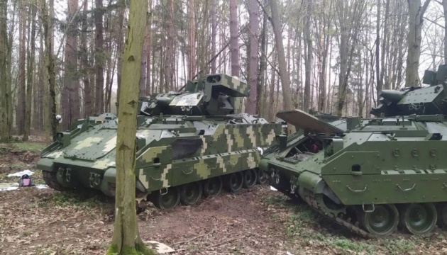 У США підтвердили прибуття першої партії БМП “Bradley” в Україну