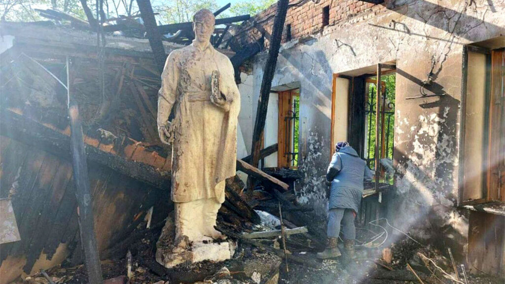 Найбільший грабунок з часів Гітлера: РФ цілеспрямовано полює в Україні за предметами мистецтва – NBC