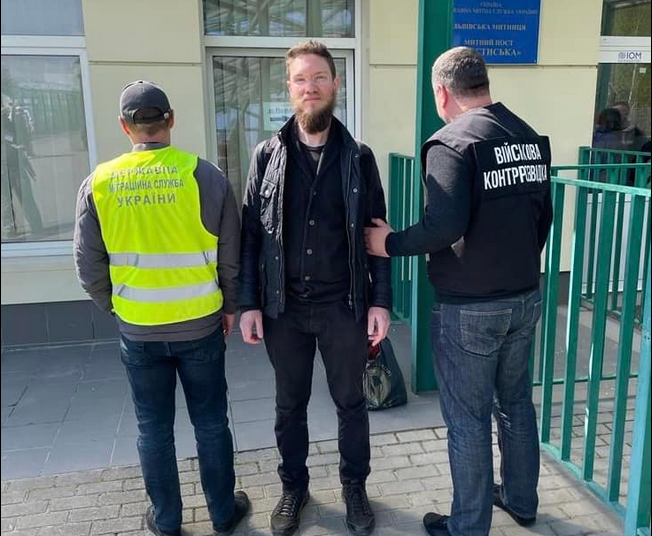 Громадянин РФ незаконно проживав на Тернопільщині та пропагував “рускій мір”, його депортували