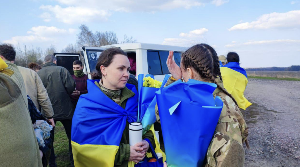 Україна повернула з російського полону сто військових