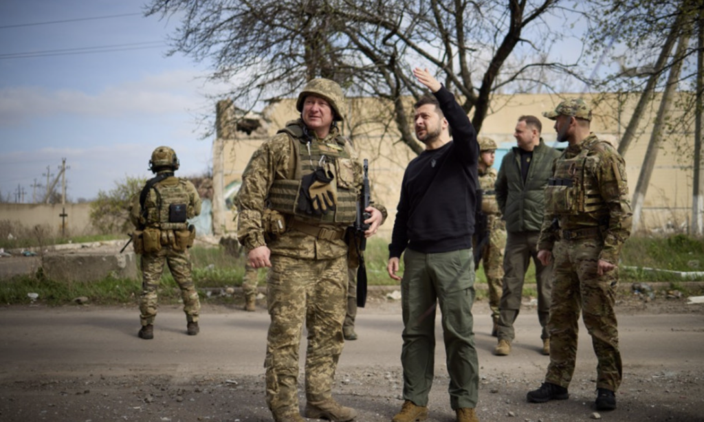 Зеленський відвідав позиції українських захисників у Авдіївці