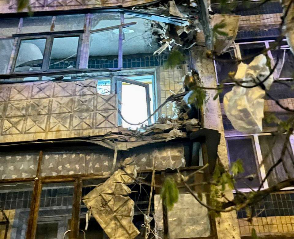 Взрыв в Белгороде: на город упал боеприпас с российского бомбардировщика, есть пострадавшие и разрушения