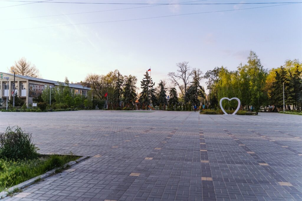 В очікуванні контрнаступу ЗСУ: окупанти виводять бойові підрозділи зі Скадовська до Криму – Генштаб