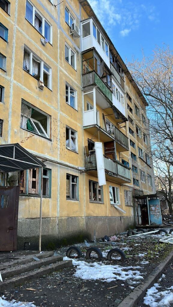 Обстріл Костянтинівки: кількість загиблих та поранених зросла, пошкоджено 16 багатоповерхівок та дитсадочок