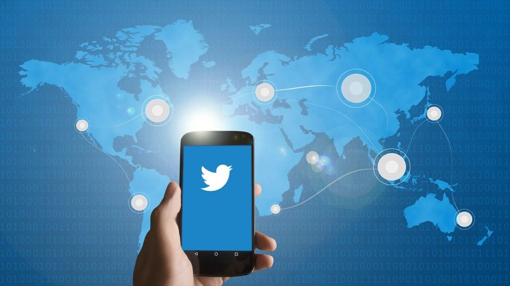 Ілон Маск змінив логотип Twitter: замість пташки тепер собака